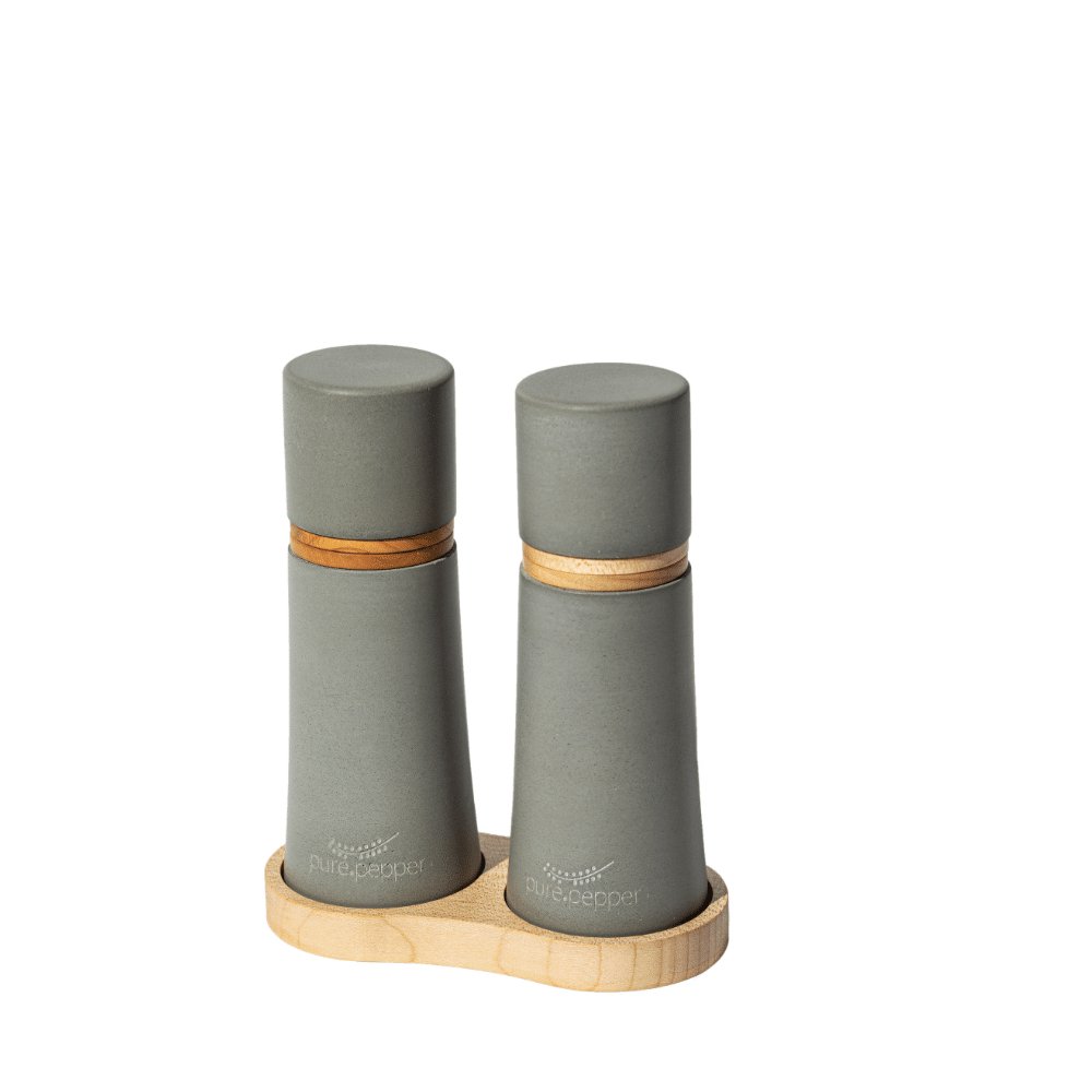 Menhir - Zwei handgemachte Pfeffermühlen aus Beton - Pure Pepper
